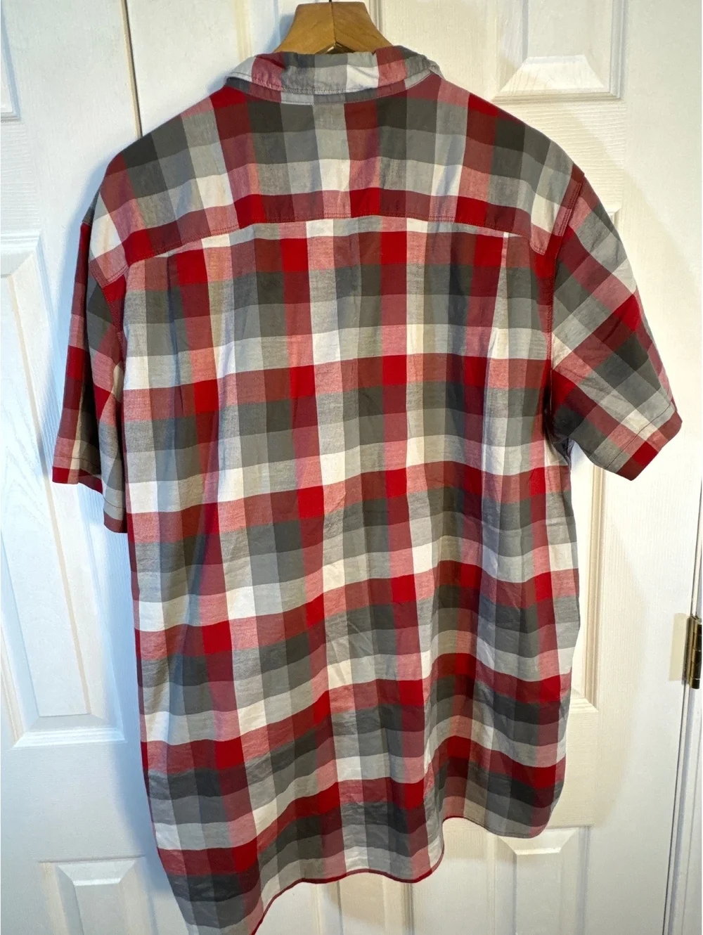 The North Face Men's XXL Short Sleeve Plaid Button-Up Shirt